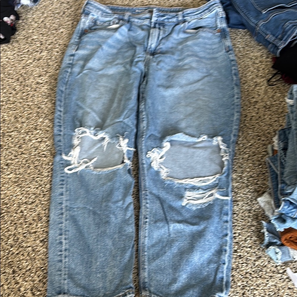 American Eagle Outfitters Blue mom Jeans Distressed Style